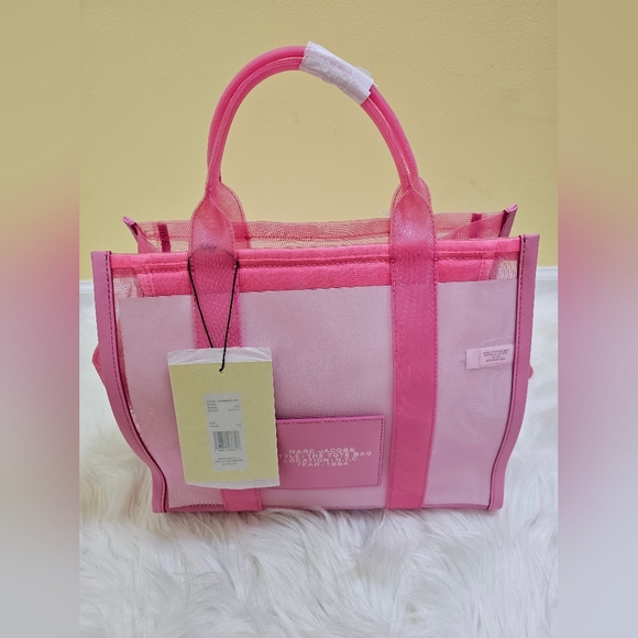 💕🎉HOST PICK🎉💕 Marc Jacobs The Medium Traveler Mesh Tote Bag - Picture 3 of 9